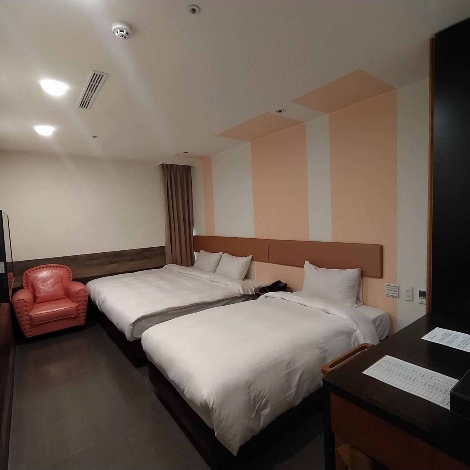 Hotel J Taoyuan Pingcsen Kültér fotó